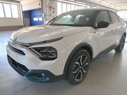 Natural white pastello Nuova 2025 Citroën e-C4 Shine Tre volumi | 29.950 € (Cara)