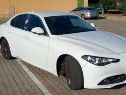 Bianco Usata 2017 Alfa Romeo Giulia Tre volumi | 19.000 € (Buon prezzo)