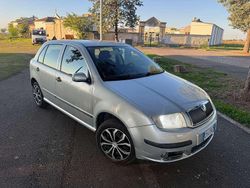 Grigio Usata 2005 Skoda Fabia Elegance Due volumi | 2000 € (Buon prezzo)