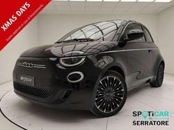 Nero Usata 2021 Fiat 500e La Prima Tre volumi | 13.986 € (Buon prezzo)