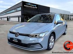 Grigio Usata 2020 VW Golf Style Tre volumi | 15.000 € (Buon prezzo)