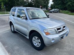 Grigio Usata 2024 Mitsubishi Pajero SUV | 12.500 €