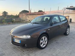 Grigio Usata 2007 Alfa Romeo 147 Due volumi | 3000 € (Molto cara)