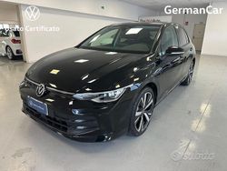 Nero Nuova 2025 VW Golf VIII Life Tre volumi | 36.300 € (Buon prezzo)