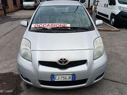 Grigio Usata 2011 Toyota Yaris Tre volumi | 5350 € (Cara)