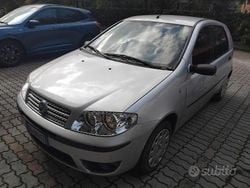 Grigio Usata 2007 Fiat Punto Classica Due volumi | 3200 € (Buon prezzo)