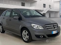 Grigio Usata 2011 Mercedes 200 Executive Station wagon | 5900 €