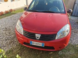 Rosso Usata 2009 Dacia Sandero Tre volumi | 1700 €