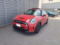Rosso Usata 2022 Mini Cooper SE Classic Due volumi | 19.300 € (Ottimo prezzo)