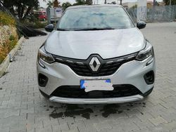 Grigio Usata 2022 Renault Captur SUV | 17.500 € (Buon prezzo)