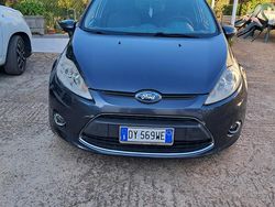 Blu Usata 2009 Ford Fiesta Due volumi | 2400 € (Buon prezzo)