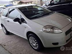 Bianco Usata 2009 Fiat Grande Punto Due volumi | 1900 € (Cara)