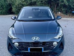 Grigio Usata 2022 Hyundai i10 Due volumi | 10.699 € (Ottimo prezzo)