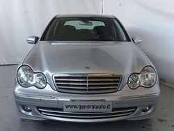 Grigio metallizzato Usata 2007 Mercedes C220 Elegance Tre volumi | 7000 € (Buon prezzo)