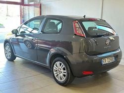 Grigio Usata 2013 Fiat Punto Lounge Tre volumi | 2950 € (Super prezzo)