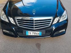 Nero Usata 2009 Mercedes E220 Avantgarde Tre volumi | 5900 € (Super prezzo)