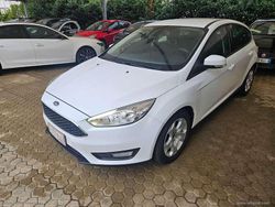 Nero Usata 2015 Ford Focus Business Edition Tre volumi | 8300 € (Buon prezzo)