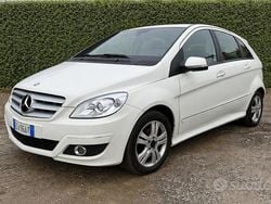 Bianco Usata 2011 Mercedes B180 Premium Monovolume | 3499 € (Super prezzo)