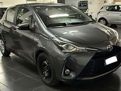 Grigio Usata 2017 Toyota Yaris Hybrid Style Tre volumi | 11.900 € (Buon prezzo)