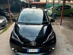 Nero Usata 2015 Toyota Aygo Due volumi | 7700 € (Buon prezzo)