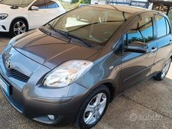 Grigio Usata 2010 Toyota Yaris Tre volumi | 4900 €