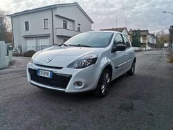 Bianco Usata 2011 Renault Clio III Tre volumi | 3000 € (Cara)