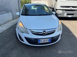 Bianco Usata 2013 Opel Corsa Edition Tre volumi | 3200 € (Ottimo prezzo)