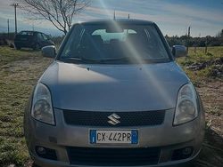 Usata 2005 Suzuki Swift Tre volumi | 1650 € (Buon prezzo)