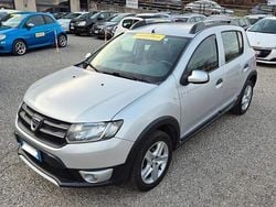 Argento Usata 2014 Dacia Sandero Prestige SUV | 6750 € (Buon prezzo)