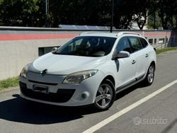Bianco Usata 2010 Renault Mégane III Tre volumi | 2700 € (Ottimo prezzo)