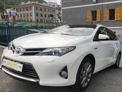 Bianco Usata 2015 Toyota Auris Hybrid Sport Station wagon | 13.000 € (Buon prezzo)