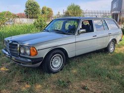 Argento Usata 1979 Mercedes 230 Station wagon | 23.500 €