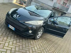 Usata 2011 Peugeot 207 Tre volumi | 3400 € (Buon prezzo)