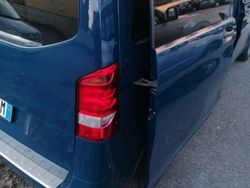 Blu Usata 2016 Mercedes Vito Monovolume | 18.200 € (Molto cara)