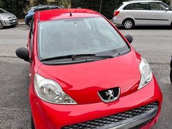 Rosso Usata 2009 Peugeot 107 Due volumi | 2500 € (Ottimo prezzo)