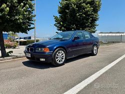 Blu Usata 1995 BMW 318 Efficient Dynamics Tre volumi | 5000 €