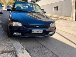 Blu Usata 1997 Ford Escort Station wagon | 2400 €