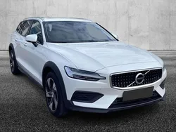 Bianco Usata 2022 Volvo V60 CC Plus Station wagon | 39.950 € (Buon prezzo)