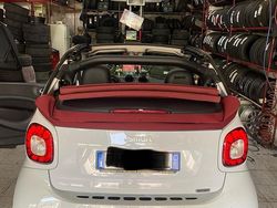 Bianco Usata 2017 Smart ForTwo Cabrio Brabus Cabrio | 24.999 € (Molto cara)