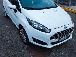 Bianco Usata 2013 Ford Fiesta Due volumi | 3950 € (Buon prezzo)