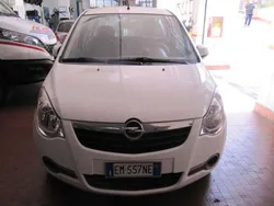 White solid Usata 2012 Opel Agila Enjoy Due volumi | 5500 € (Buon prezzo)