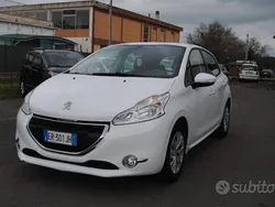 Bianco Usata 2013 Peugeot 208 Allure Due volumi | 5500 € (Ottimo prezzo)