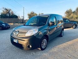 Gray Usata 2017 Renault Kangoo Tre volumi | 3900 € (Buon prezzo)
