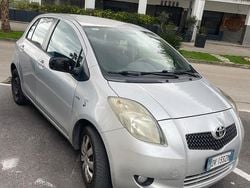 Grigio Usata 2009 Toyota Yaris Due volumi | 2750 € (Ottimo prezzo)