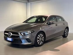 Grigio montagna Usata 2022 Mercedes A180 Tre volumi | 26.400 € (Buon prezzo)