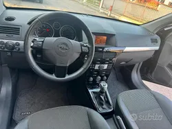 Usata 2009 Opel Astra Sport Station wagon | 2200 €