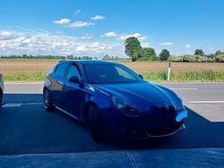 Blu Usata 2017 Alfa Romeo Giulietta Tre volumi | 10.000 € (Buon prezzo)