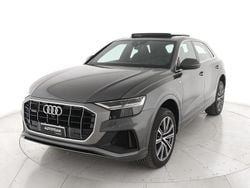 Grigio metall. Usata 2020 Audi Q8 Sport SUV | 47.600 € (Super prezzo)