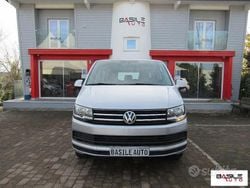 Grigio chiaro Usata 2017 VW Caravelle Monovolume | 20.900 € (Buon prezzo)