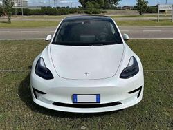 Usata 2023 Tesla Model 3 Standard Range Tre volumi | 34.000 € (Molto cara)